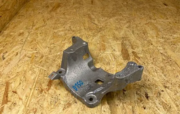 Volvo XC60 Generator/alternator bracket 31480101