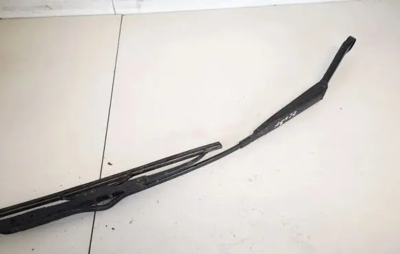 Opel Astra G Front wiper blade arm
