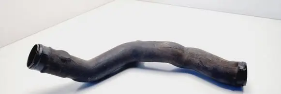 Volkswagen PASSAT B3 Air intake hose/pipe 357145834