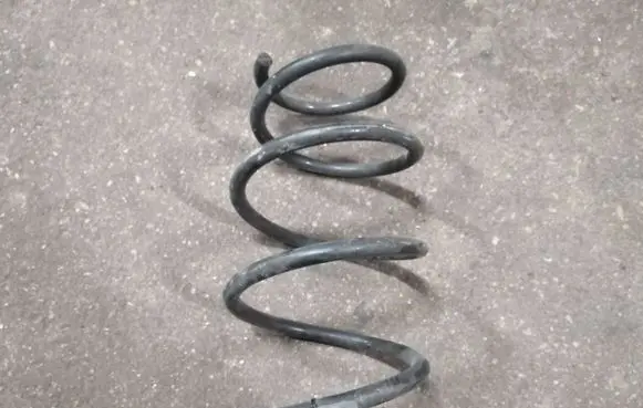BMW X3 E83 Front coil spring