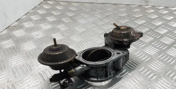 Mitsubishi Pajero Throttle valve