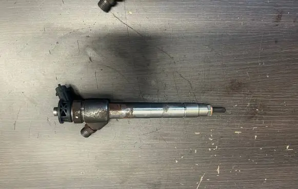Citroen Berlingo Fuel injector 9828959880