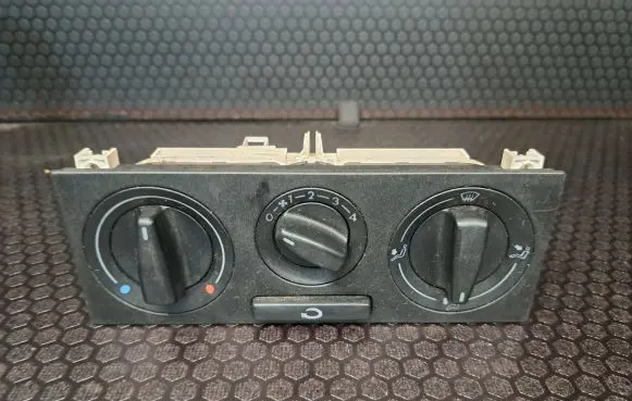 Volkswagen PASSAT B5 Climate control unit 1J0819045G