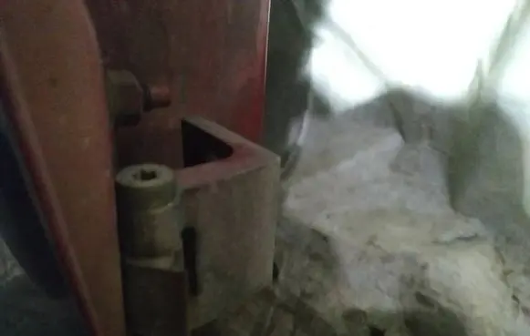 Front door upper hinge