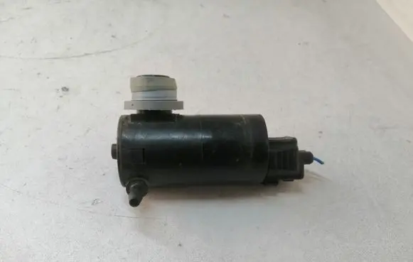 Toyota Auris 150 Windscreen/windshield washer pump 30891 100531A 685406
