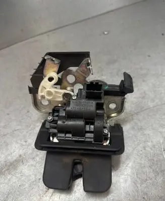 Audi A6 S6 C7 4G Tailgate/trunk/boot lock/catch/latch 8R0827505