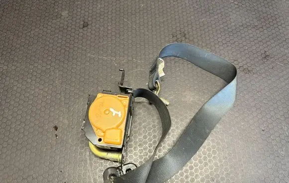 Infiniti FX Front seatbelt C9043 0C9043