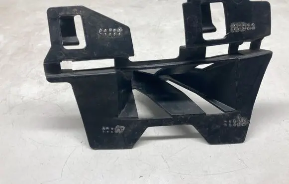 Volvo XC60 Front bumper mounting bracket 30796165