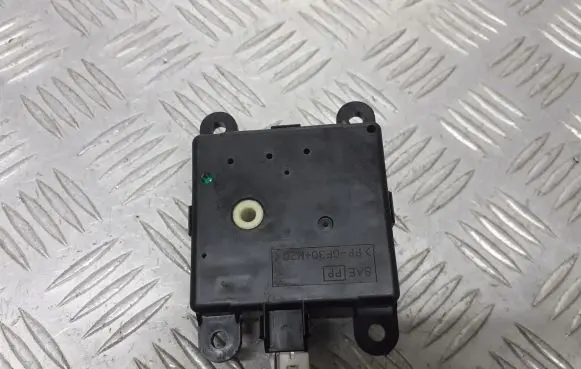 Nissan Primera Central body control module 3T050-30820