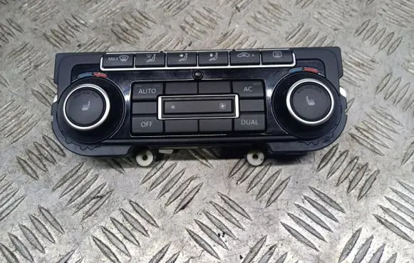 Volkswagen Jetta VI Air circulation switch 