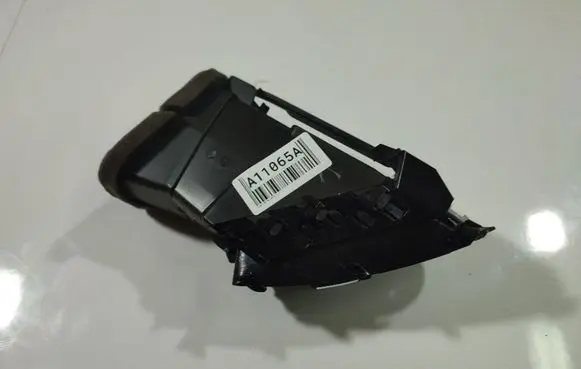 Opel Astra J Dash center air vent grill 522040591