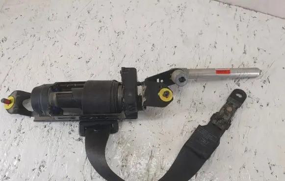 Volvo V70 Front seatbelt 30662744