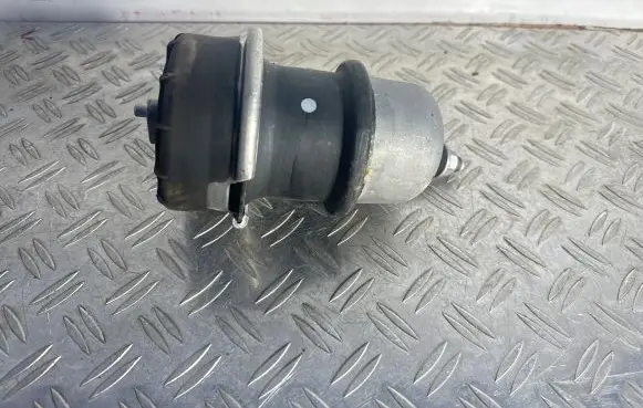 Lexus RC Engine mount bracket