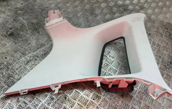 Volkswagen Tiguan (D)pillar trim (top) 5N0867287B