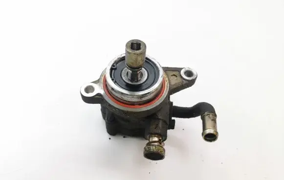 Nissan X-Trail T30 Power steering pump