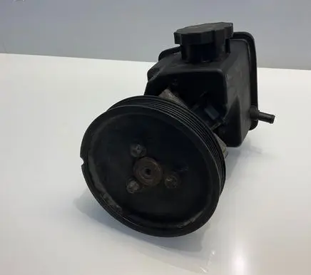 Mercedes-Benz E W211 Power steering pump 0024667301 61289 LH2110306
