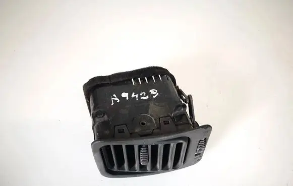 Mitsubishi Pajero Sport I Dash center air vent grill spc00427