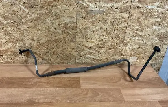 Volvo V70 Air conditioning (A/C) pipe/hose 08687569
