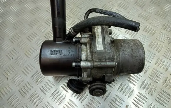 Peugeot 407 Power steering pump 114427