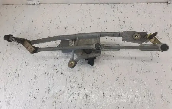 Volvo V70 Front wiper linkage and motor 404606 2441A 182395