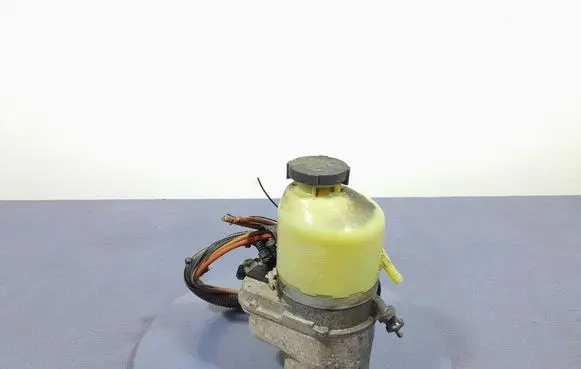 Opel Astra H Power steering pump