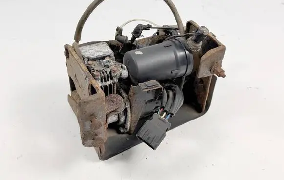 Cadillac Escalade Air suspension compressor/pump 