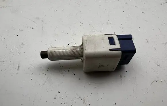 Toyota Land Cruiser (J120) Brake pedal sensor switch