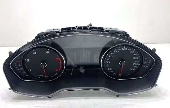 Audi A5 Speedometer (instrument cluster) 8W6920771