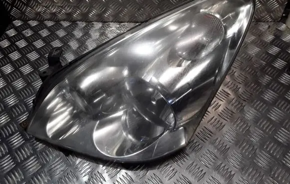 Toyota Corolla Verso AR10 Headlight/headlamp