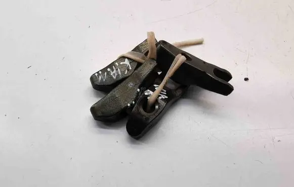 KIA Sportage Fuel Injector clamp holder 