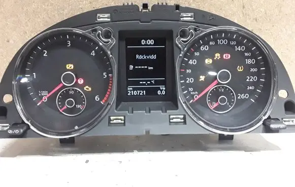 Volkswagen PASSAT B7 Speedometer (instrument cluster) 3AA920870J
