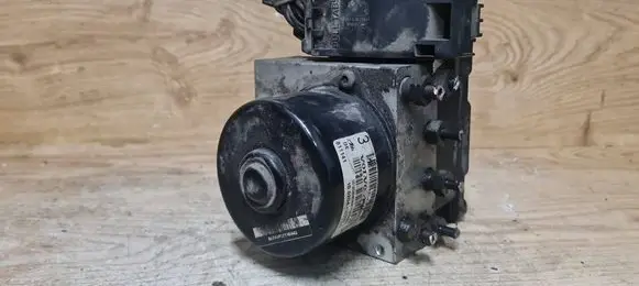 Volvo V70 ABS Pump 8671222