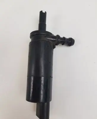 BMW 3 E90 E91 Headlight washer pump 67126973 67126973097