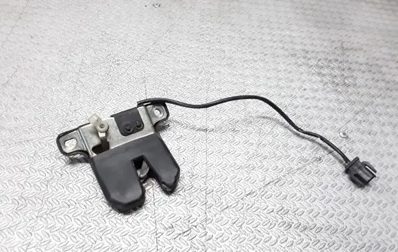 Audi A8 S8 D2 4D Tailgate/trunk/boot lock/catch/latch