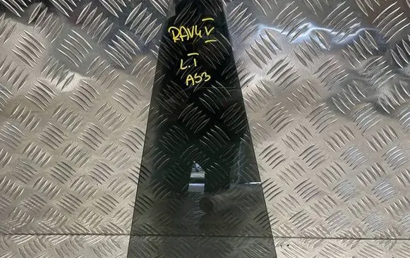 Toyota RAV 4 (XA50) Rear door window glass 