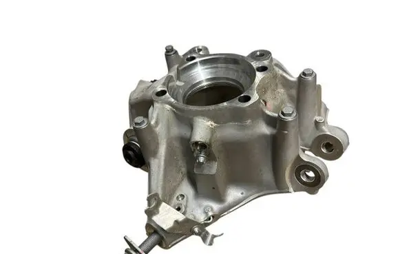 BMW XM Rear wheel hub spindle/knuckle 1544035 33301544035 1544037