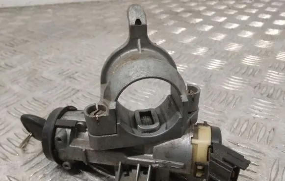 Mitsubishi Colt Ignition lock