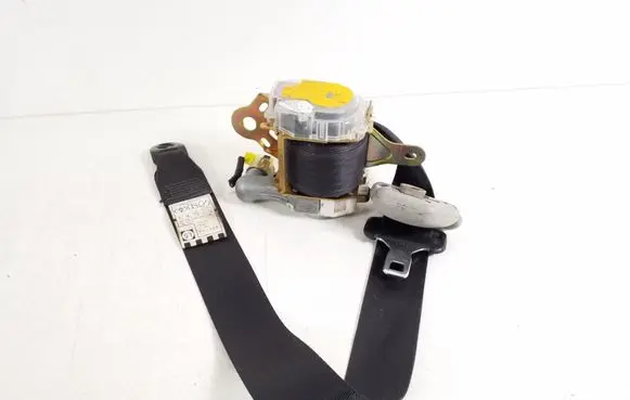 Toyota Corolla Verso E121 Front seatbelt 73220-13200