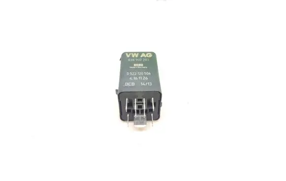 Volkswagen Transporter - Caravelle T5 Glow plug pre-heat relay 038907282 0522120506 4161126