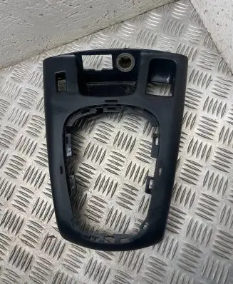 Renault Scenic III - Grand scenic III Gear shifter surround trim plastic 969330001R 969330007R 1019172001