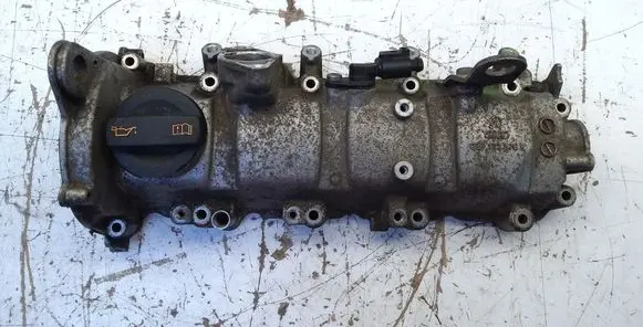 Volkswagen Golf VI Rocker cam cover 03F103475K