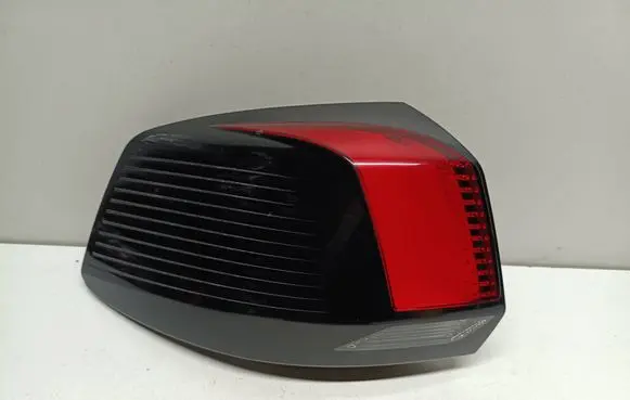 Peugeot 5008 II Rear/tail lights 9811028080