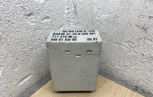BMW Z3 E36 Window wiper relay 8366381 61358366381