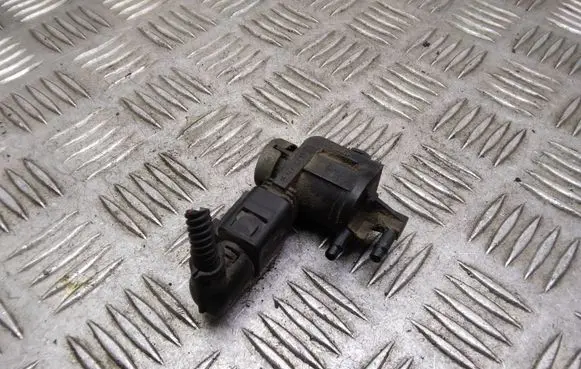 Volkswagen Touareg I Vacuum valve 1J0906283C