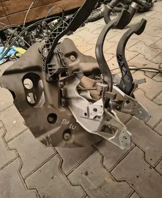 Opel Astra H Accelerator pedal position sensor 