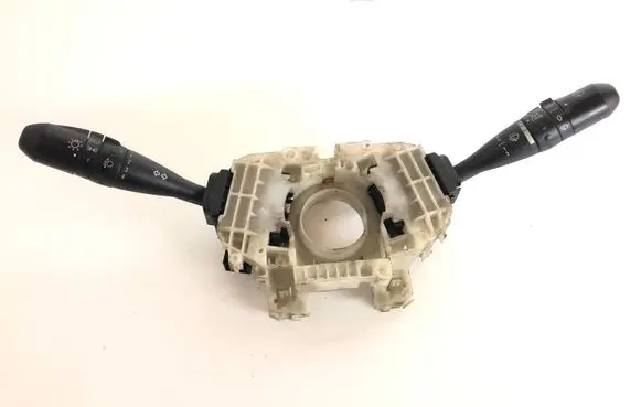 Wiper turn signal indicator stalk/switch