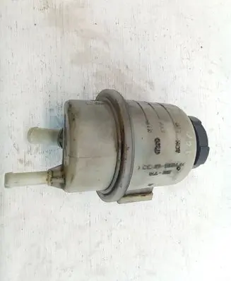 Nissan Pathfinder R51 Power steering fluid tank/reservoir
