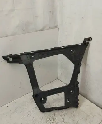 Audi Q7 4M Rear bumper mounting bracket 4M0807454