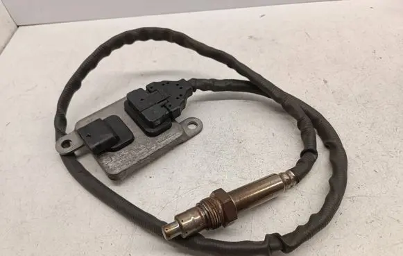 Mercedes-Benz C W205 Lambda probe sensor A0009053706 5WK96683F 0009053706