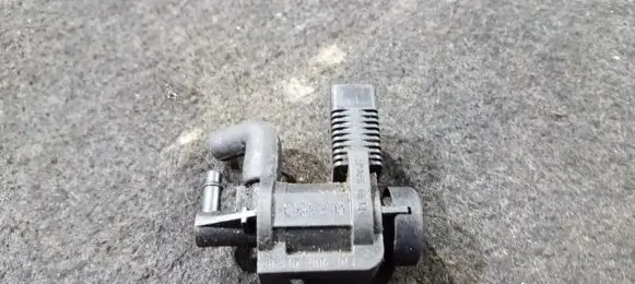 Audi Q7 4L Turbo solenoid valve 1j0906283b
